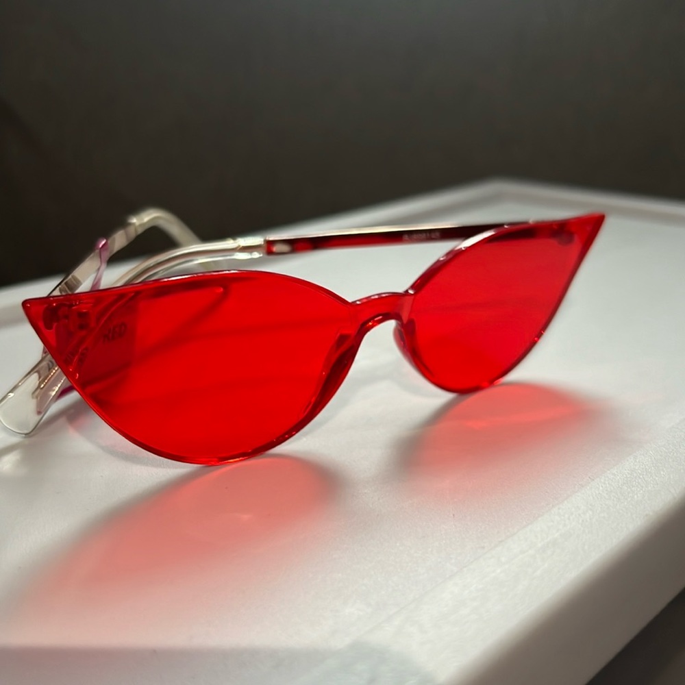 ❤️Betsey Johnson Sunnies ❤️